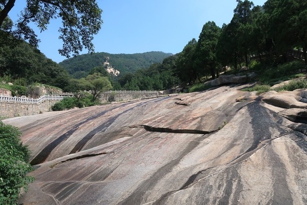 山東泰安 泰山 經石裕